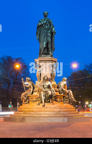Voir de ce qu'on appelle la Maxmonument, montre le roi Maximillian II et a été construit 1865 Banque D'Images