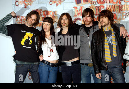 AP OUT Juliette Lewis et The Licks assistent à une conférence de presse avant les MTV European Music Awards au Bella Center de Copenhague, Danemark. Banque D'Images