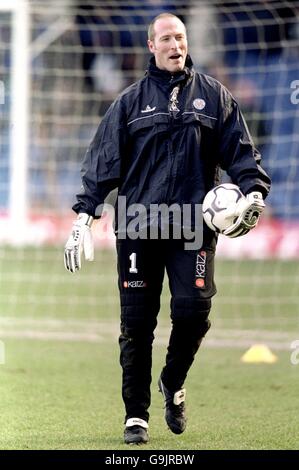 Ian Andrews, physiothérapeute de Leicester City, dont l'enregistrement du joueur a été renouvelé au début de la semaine afin qu'il soit disponible comme gardien de but de remplacement pour le match contre Liverpool Banque D'Images