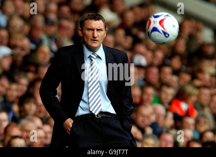 Le nouveau directeur de West Bromwich, Tony Mowbray, regarde pendant le match de championnat Coca-Cola contre Wolverhampton aux Hawthorns, West Bromwich. Banque D'Images
