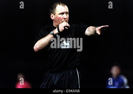 Football - FA Carling Premiership - Ipswich Town / Liverpool. Arbitre Steve Dunn Banque D'Images