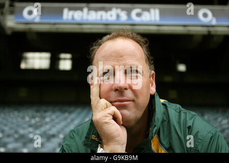 L'entraîneur sud-africain Jake White lors d'une session de formation à Lansdowne Road, Dublin, Irlande. Banque D'Images