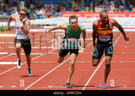 William Sharman, David King & Ross BLANCHARD, men's 110m haies - Chaleur 2, 2016 championnats britannique Alexander Stadium, Birmingham UK. Banque D'Images