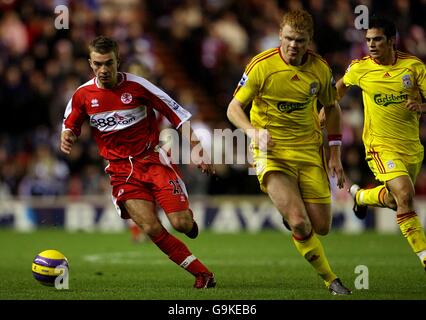 Soccer - FA Barclays Premiership - Middlesbrough / Liverpool - The Riverside.Middlesbrough James Morrison et John Arne Riise de Liverpool en action Banque D'Images