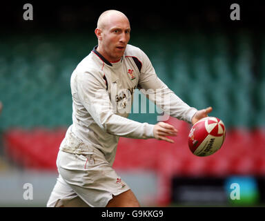 Pays de Galles Tom Shanklin lors d'une séance d'entraînement au Millennium Stadium, Cardiff. Banque D'Images