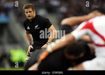 Rugby Union - Angleterre / Nouvelle-Zélande - Twickenham.Richie McCaw de Nouvelle-Zélande en action contre l'Angleterre lors du match international à Twickenham, Londres. Banque D'Images