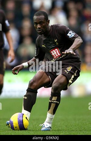 Football - FA Barclays Premiership - Reading v Tottenham Hotspur - Madejski Stadium. Didier Zokora, Tottenham Hotspur Banque D'Images