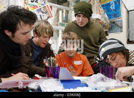 McFly visiter Great Ormond Street Children's Hospital - Londres Banque D'Images