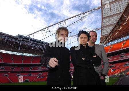 Muse est l'un des premiers groupes à annoncer une date de concert au nouveau stade de Wembley, lors d'une conférence de presse au stade de Wembley, dans le nord de Londres. Banque D'Images