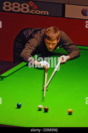 Snooker - Championnat du Royaume-Uni de Maplin - York.Rickey Walden en action contre Ronnie O'Sullivan pendant les championnats de snooker britanniques de Maplin au York Barbican Center, York. Banque D'Images