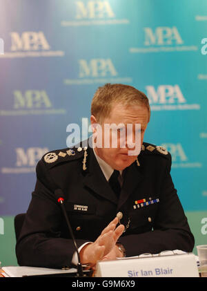 Sir Ian Blair réunion adresses Metropolitan Police Authority Banque D'Images