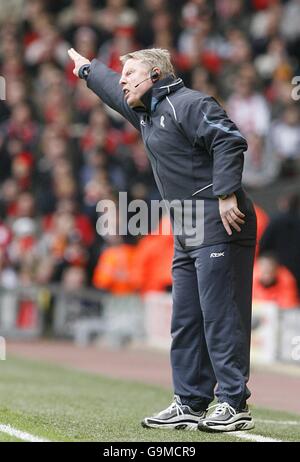 Soccer - FA Barclays Premiership - Liverpool et Bolton Wanderers - Anfield.Sammy Lee, entraîneur de Bolton Wanderers Banque D'Images