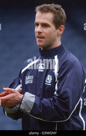 L'Ecosse contre l'Australie.Le capitaine écossais, Chris Paterson, pendant la course du capitaine au stade Murrayfield à Édimbourg. Banque D'Images