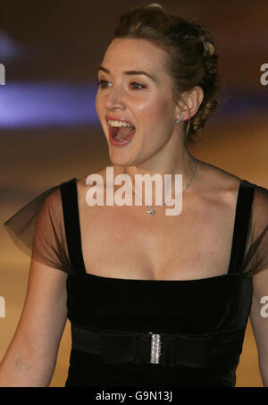 The Holiday UK Premiere - Londres.Kate Winslet arrive pour la première britannique des vacances, à l'Odeon Leicester Square, dans le centre de Londres. Banque D'Images