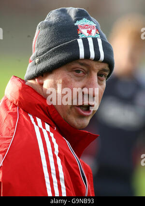 Football - Liverpool entraînement - Melwood.Rafael Benitez de Liverpool lors d'une session d'entraînement à Melwood, Liverpool. Banque D'Images