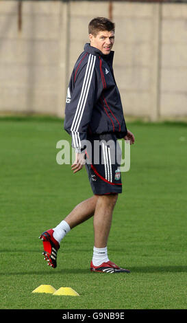 Football - Liverpool entraînement - Melwood.Steven Gerrard de Liverpool lors d'une session d'entraînement à Melwood, Liverpool. Banque D'Images