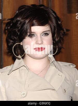 Kelly Osbourne arrive pour le magazine InStyle Best Beauty Awards à Sketch, dans le centre de Londres. Banque D'Images