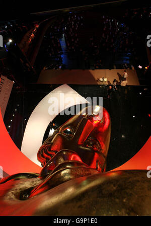 Préparatifs de la BAFTA à l'Opéra Royal de Londres.Les derniers préparatifs sont effectués à la veille des BAFTA film Awards à l'Opéra Royal du centre de Londres. Banque D'Images