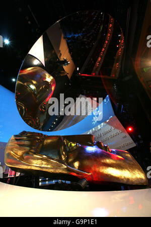 Préparatifs de la BAFTA à l'Opéra Royal de Londres.Les derniers préparatifs sont effectués à la veille des BAFTA film Awards à l'Opéra Royal du centre de Londres. Banque D'Images