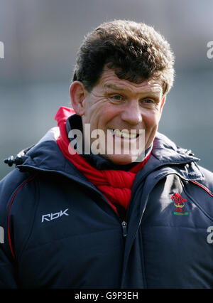 Rugby Union - formation au pays de Galles - Institut gallois des sports - Sophia Gardens.Gareth Jenkins, entraîneur du pays de Galles, lors d'une séance de formation à l'Institut gallois du sport, Sophia Gardens, Cardiff. Banque D'Images