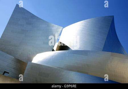 Vue sur le Walt Disney concert Hall dans le centre-ville de Los Angeles, aux États-Unis. Banque D'Images