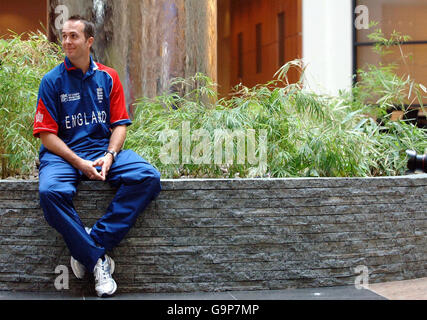 Michael Vaughan, capitaine de cricket anglais, au Sofitel de l'aéroport de Gatwick à Londres. Banque D'Images