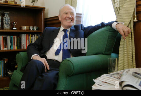 Le chef libéral démocrate Menzies Campbell lors d'une entrevue avec l'Association de la presse dans son bureau à la Chambre des communes à Londres aujourd'hui. Banque D'Images