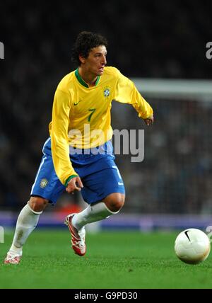 Football - International friendly - Brésil / Portugal - Emirates Stadium. Elano, Brésil Banque D'Images