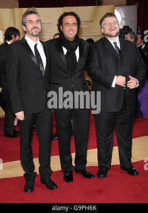 (De gauche à droite) Alfonso Cuaron, Alejandro Gonzalez Inarritu et Guillermo del Toro arrivent pour les 79e Academy Awards (Oscars) au Kodak Theatre de Los Angeles. Banque D'Images