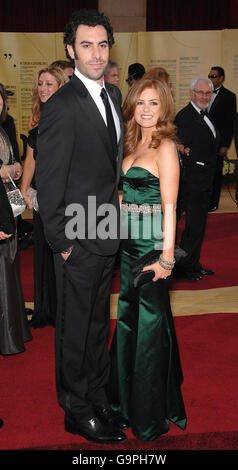 Sacha Baron Cohen et Isla Fisher arrivent pour les 79e Academy Awards (Oscars) au Kodak Theatre de Los Angeles. Banque D'Images