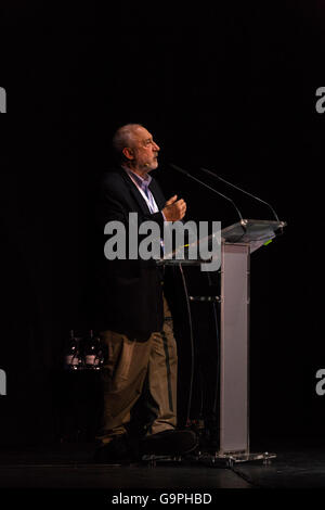 Joseph Eugene Stiglitz, ForMemRS, FBA, économiste parlant à Starmus festival à Ténérife. Il est professeur à l'Université Columbia Banque D'Images