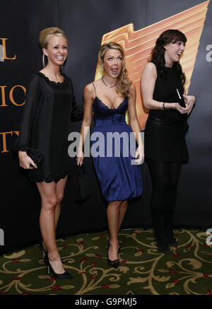 (Gauche-droite) Sammy Winward, Adele Silva et Verity Rushworth arrivent aux Royal Television Society Awards à l'hôtel Grosvenor House dans le centre de Londres. Banque D'Images