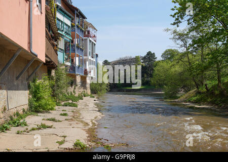 Embouchure du ruisseau de Ellerbach et vue sur la vieille ville de Bad Kreuznach Allemagne Rhénanie-palatinat Banque D'Images