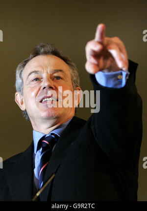 Le Premier ministre britannique Tony Blair s'adresse aux journalistes lors de sa conférence de presse mensuelle à No10 Downing Street, Londres. Banque D'Images