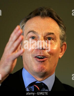 Le Premier ministre britannique Tony Blair s'adresse aux journalistes lors de sa conférence de presse mensuelle à No10 Downing Street, Londres. Banque D'Images