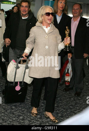Dame Helen Mirren renvoie à la France Banque D'Images