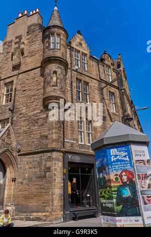 Le Grassmarket est une place du marché historique et un espace d'événements dans la vieille ville d'Édimbourg, Écosse Banque D'Images