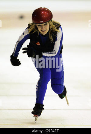 Patinage de vitesse - session d'entraînement - Agora Ice Rink - Milan.Elise Christie, de Livingston en Écosse, lors d'une séance d'entraînement avant le Championnat du monde de patinage de vitesse sur piste courte Banque D'Images