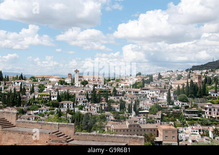 Vue de l'Alhambra vers Mirador San Nicolas Banque D'Images