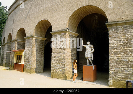 Statue de l'empereur Auguste, l'Amphithéâtre de Xanten, Xanten, Bas-rhin, Rhénanie du Nord-Westphalie, Allemagne Banque D'Images