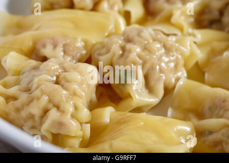 Wontons cuits faits maison Banque D'Images