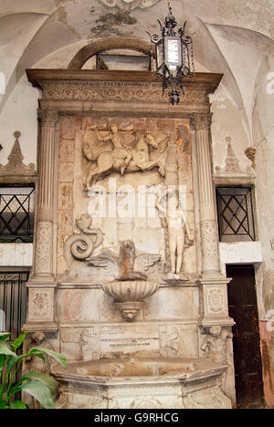 Vieille Fontaine, centre historique de Palerme, Sicile, Italie Banque D'Images