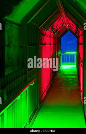 Parc paysager Duisburg, abandonné l'usine sidérurgique, musée en plein air, light show de Jonathan Park, Duisbourg, Rhénanie du Nord-Westphalie, Allemagne, Europe Banque D'Images