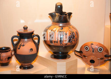 Collection de vases, Corinthian, Iaconian, grenier de la céramique avec des chiffres noirs, des vases grecs antiques avec des chiffres noirs, Musée Grégorien Etrusque, Musées du Vatican, Vatican, Rome, Lazio, Latium, Italie, Europe / Cité du Vatican Banque D'Images