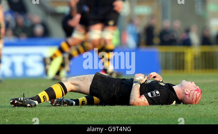 Alex King de Wasps est blessé lors du match quart de finale de la coupe Heineken à Adams Park, Wycombe. Banque D'Images