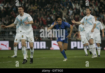 Soccer - Championnat d'Europe UEFA 2008 Qualifications - Groupe B - Italie / Ecosse - Stade San Nicola Banque D'Images