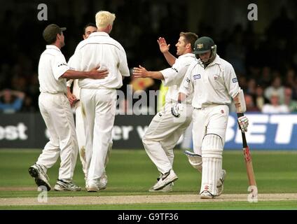 Cricket - Benson and Hedges Cup - Final - Gloucestershire v Surrey Banque D'Images