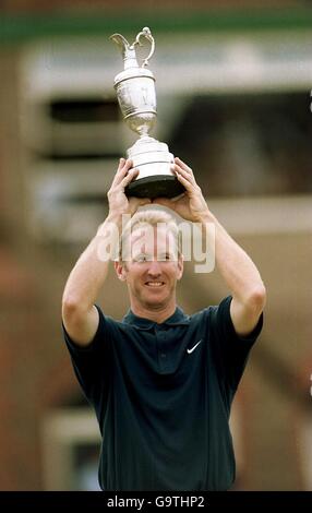 Golf - le Championnat d'Open - finale.David Duval fête avec le trophée Open Championship Banque D'Images