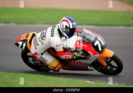 Motocyclisme - Championnat du monde 125cc - Grand Prix britannique - Donington Park.Paul Robinson, Connolly transport Racing Banque D'Images