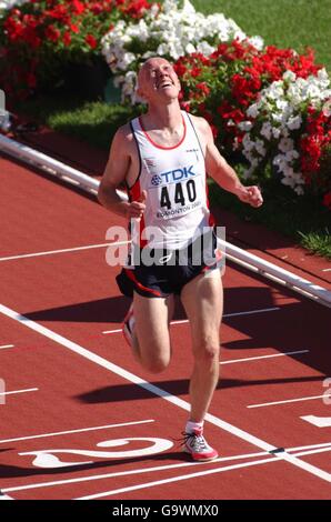 Athlétisme - Championnat du monde de l'IAAF - Edmonton.La tension montre sur le visage de Michael Openshaw de Grande-Bretagne comme il finit dernier dans sa chaleur des hommes 5,000 mètres. Banque D'Images